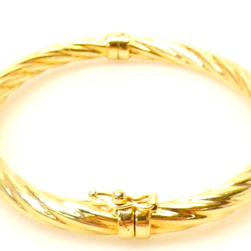 14K yellow gold hinged bangle bracelet